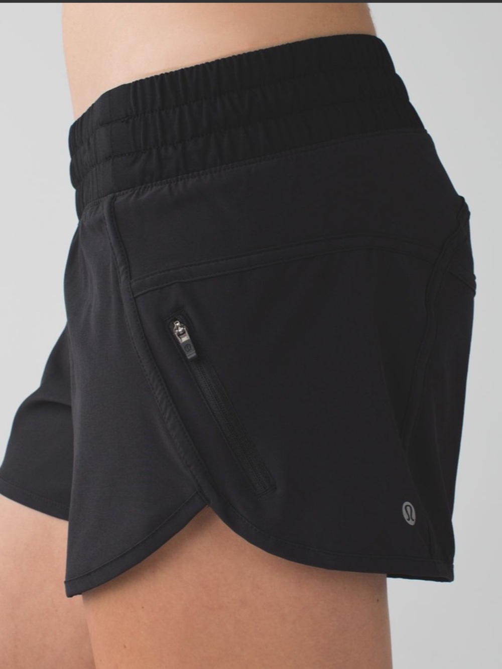 Lululemon Tracker Short III in Black LR 4” EUC Women’s 8 running lined